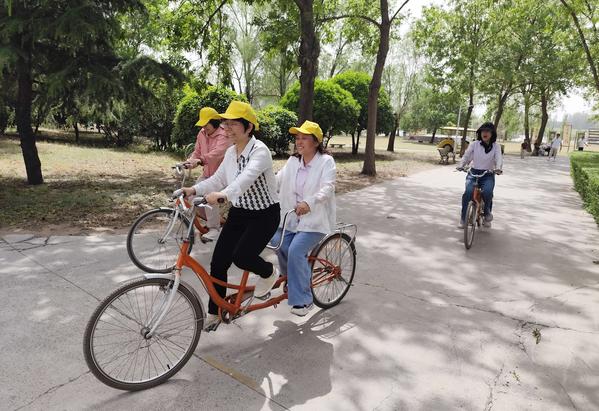 健步走 (5) 健步走 (5)